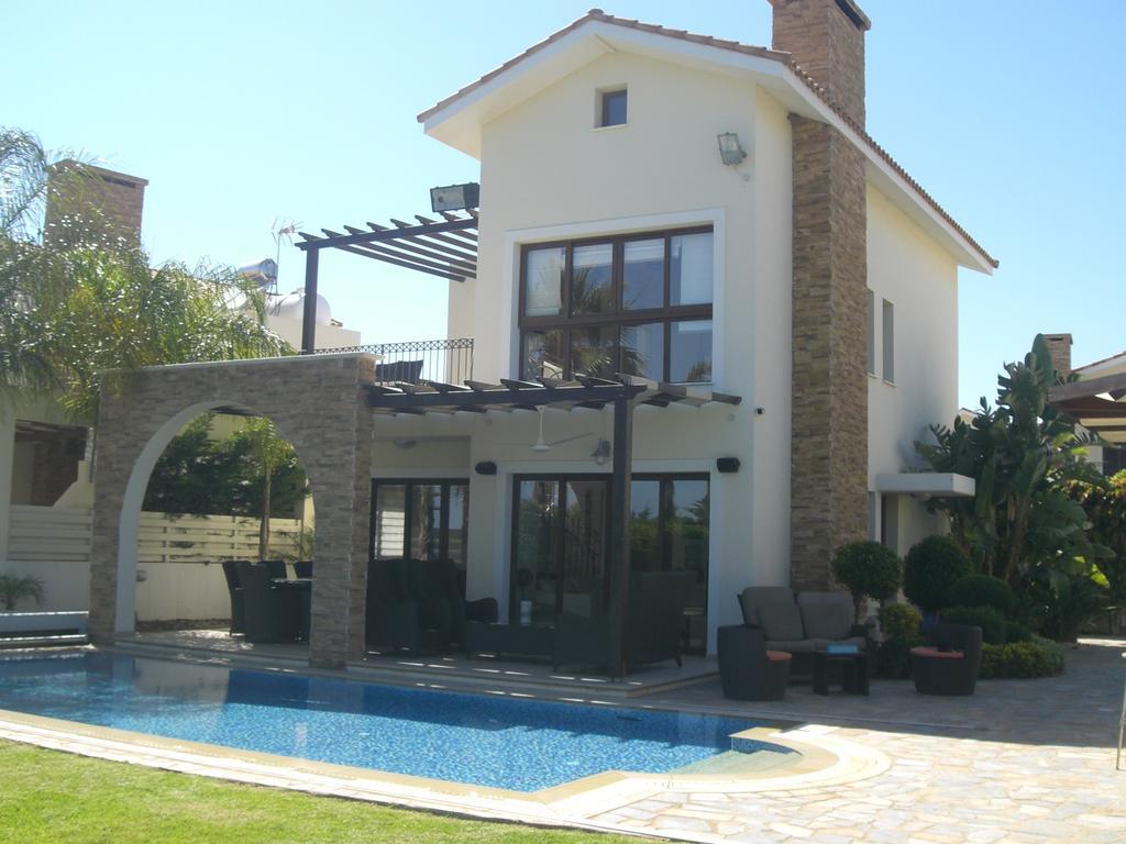 Ionion Beachfront Villa Ayia Napa Room photo