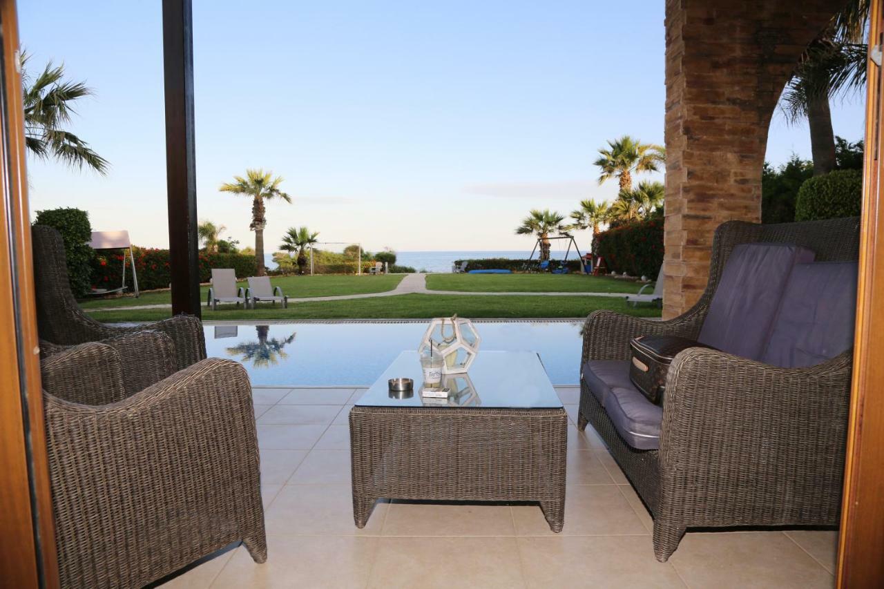 Ionion Beachfront Villa Ayia Napa Exterior photo
